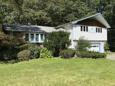 19 Cynthia Rd, Canton, MA 02021