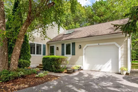 6 Friendship Ct #90, Mashpee, MA 02649