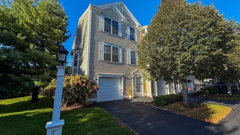 3 Harbor Mist Dr #3, Fairhaven, MA 02719