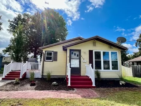 219 Clarendon Ave, Chicopee, MA 01013