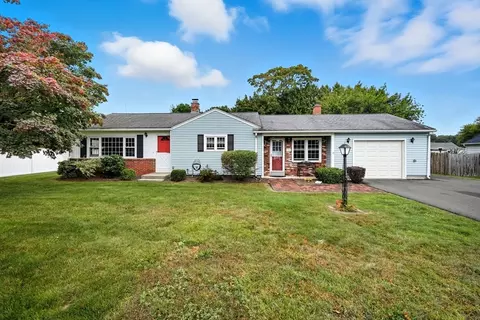 92 Highland St, Feeding Hills, MA 01030