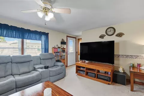 7 Ruggles Ct, Three Rivers, MA 01080 photo 4