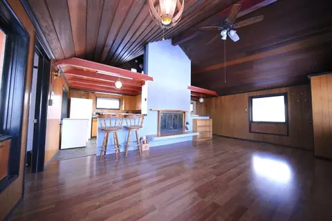 Living - 8 Thayer Rd, Monroe, MA 01350 photo 2 of 6