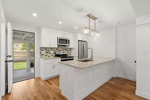 111 Prospect St #A, Newburyport, MA 01950