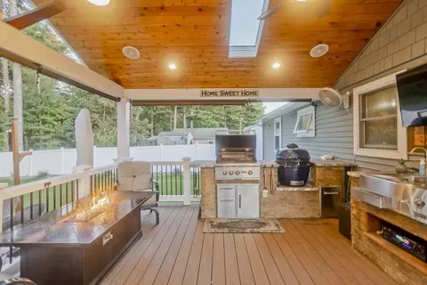 217 Hanson Dr, Springfield, MA 01128 photo 40