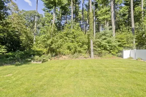 217 Hanson Dr, Springfield, MA 01128 photo 10