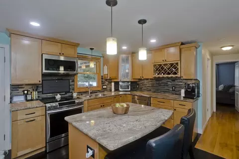 217 Hanson Dr, Springfield, MA 01128 photo 12