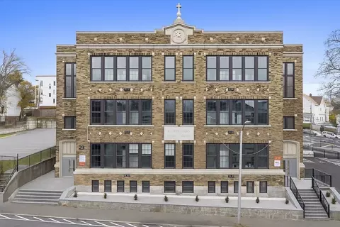 22 Waverly St, Worcester, MA 01604