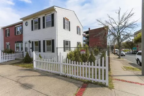 494 Maple St #494, Holyoke, MA 01040