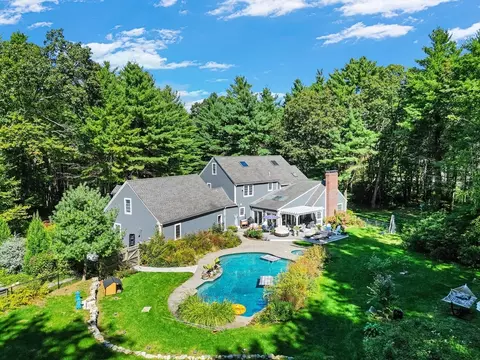 16 Cranberry Ln, Norwell, MA 02061