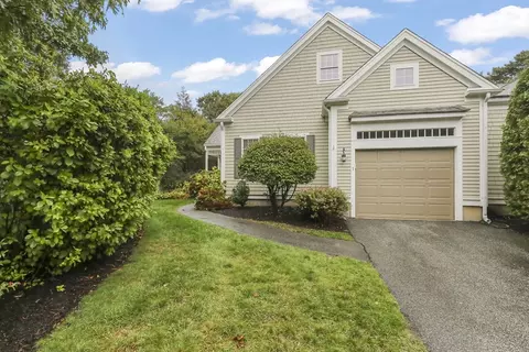 1 Hollyhock Knoll Ct #1, Bourne, MA 02532