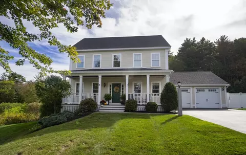 2 Locke Hill Ln, Amesbury, MA 01913