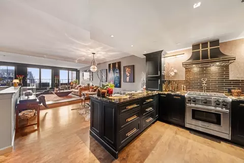 220 Commercial St #5A, Boston, MA 02109