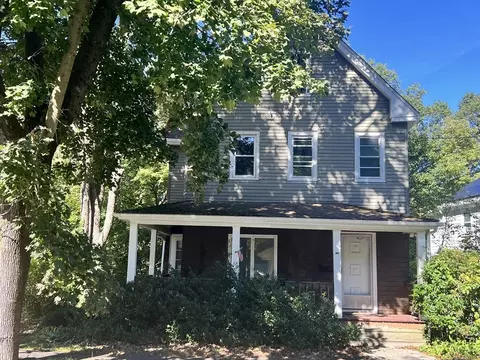 97 Hawthorne Ave, Auburndale, MA 02466