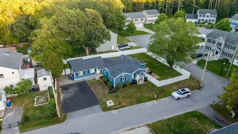 16 Swallow St, New Bedford, MA 02745