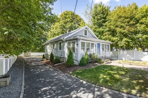 17 Linwood, Holbrook, MA 02343