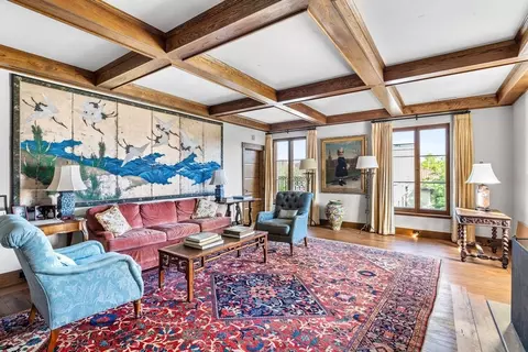 142 Chestnut St #PH, Boston, MA 02108