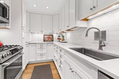 85 E India Row #9G, Boston, MA 02110