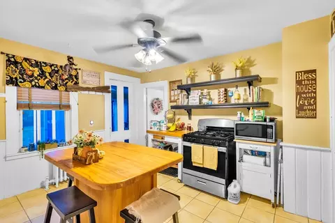 9 Cherry St, Southborough, MA 01772