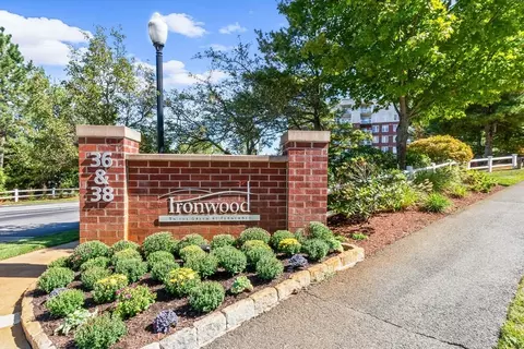 36 Village Rd #712, Middleton, MA 01949