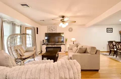 442 Prospect St, Chicopee, MA 01020 photo 3