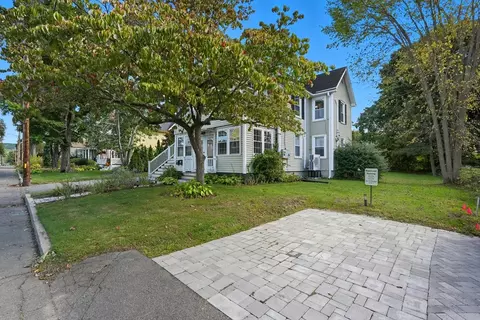 34 Briggs St, Easthampton, MA 01027 photo 2
