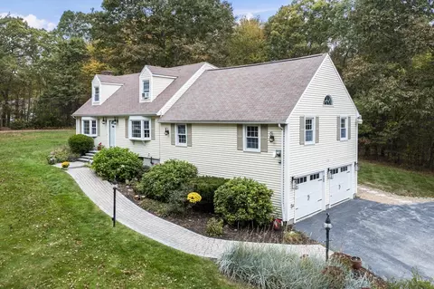 223 West St, Douglas, MA 01516 photo 2
