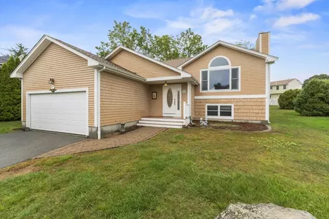 72 Ida Ln, Fall River, MA 02720