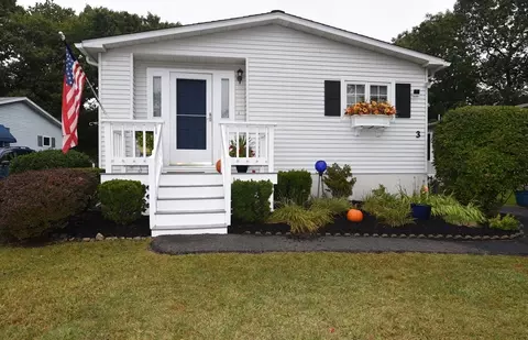 3 Hickory Cir, Rockland, MA 02370