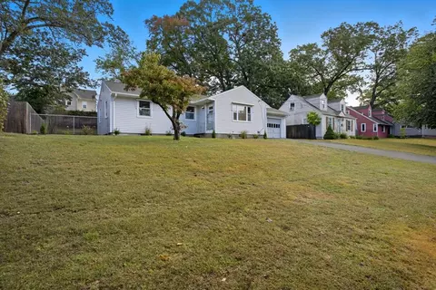 11 Copeland St, Springfield, MA 01108 photo 3