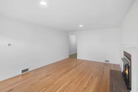 11 Copeland St, Springfield, MA 01108 photo 5