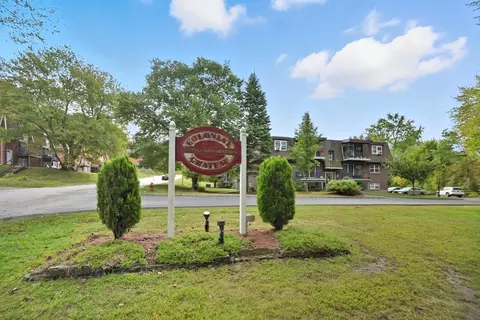 700 Robbins Ave #6, Dracut, MA 01826