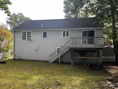 14 Browns Brook Rd, Webster, MA 01570 photo 4