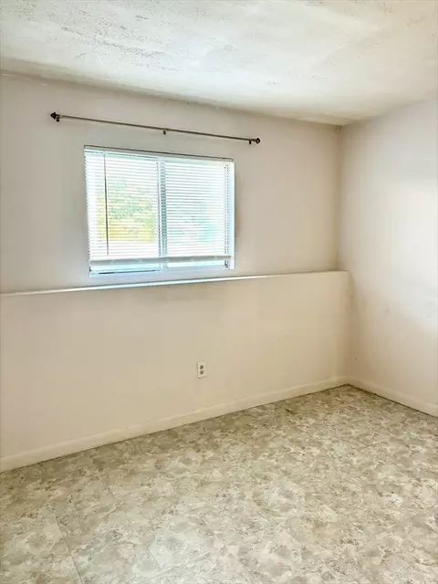 5455 N Main St #17A, Fall River, MA 02720 photo 8