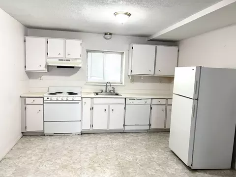5455 N Main St #17A, Fall River, MA 02720 photo 4