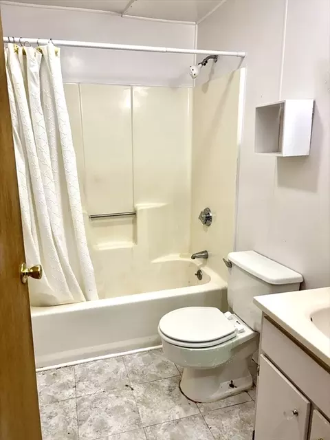 5455 N Main St #17A, Fall River, MA 02720 photo 7