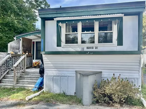 11 David Dr, Middleboro, MA 02346