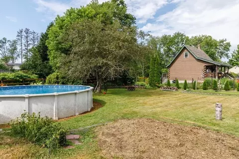 75 E Myrtle St, Orange, MA 01364 photo 17