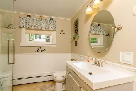 75 E Myrtle St, Orange, MA 01364 photo 8