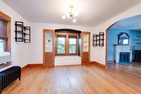 Living - 60 Blake St, Springfield, MA 01108 photo 2 of 4
