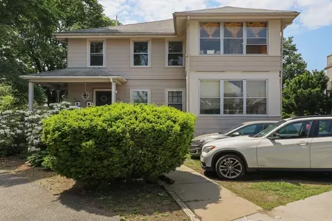 32-34 Rossmere St, Newton, MA 02460