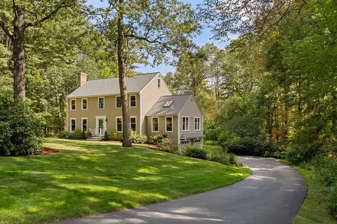 14 Fieldstone Dr, Westford, MA 01886