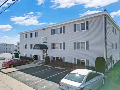 191 Glasgow St #2, Fall River, MA 02721