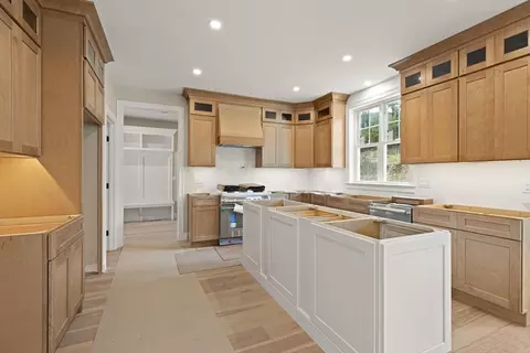 11 Goodwin Dr, Foxboro, MA 02035