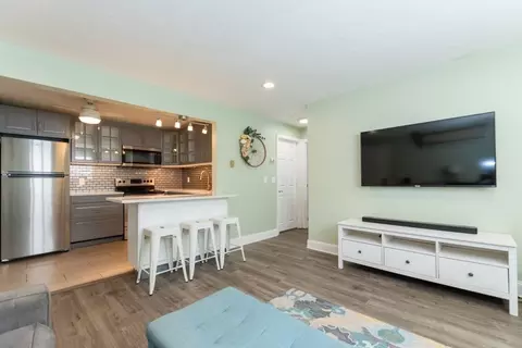 21 East St #1D, Mansfield, MA 02048