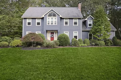 16 Peters Ln, Franklin, MA 02038
