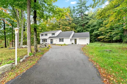 691 Dennison Dr, Southbridge, MA 01550