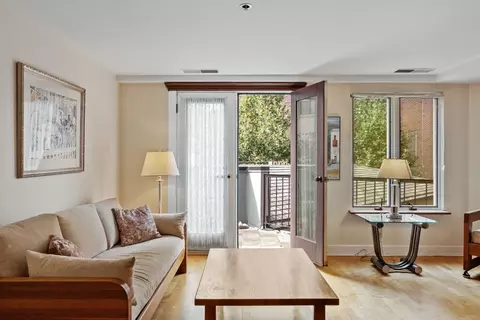 100 Fulton St #4V, Boston, MA 02109