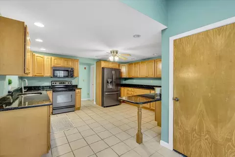 Kitchen - 4 Florence Ave, Mashpee, MA 02649 photo 2 of 3