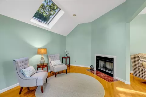 Living - 4 Florence Ave, Mashpee, MA 02649 photo 3 of 4